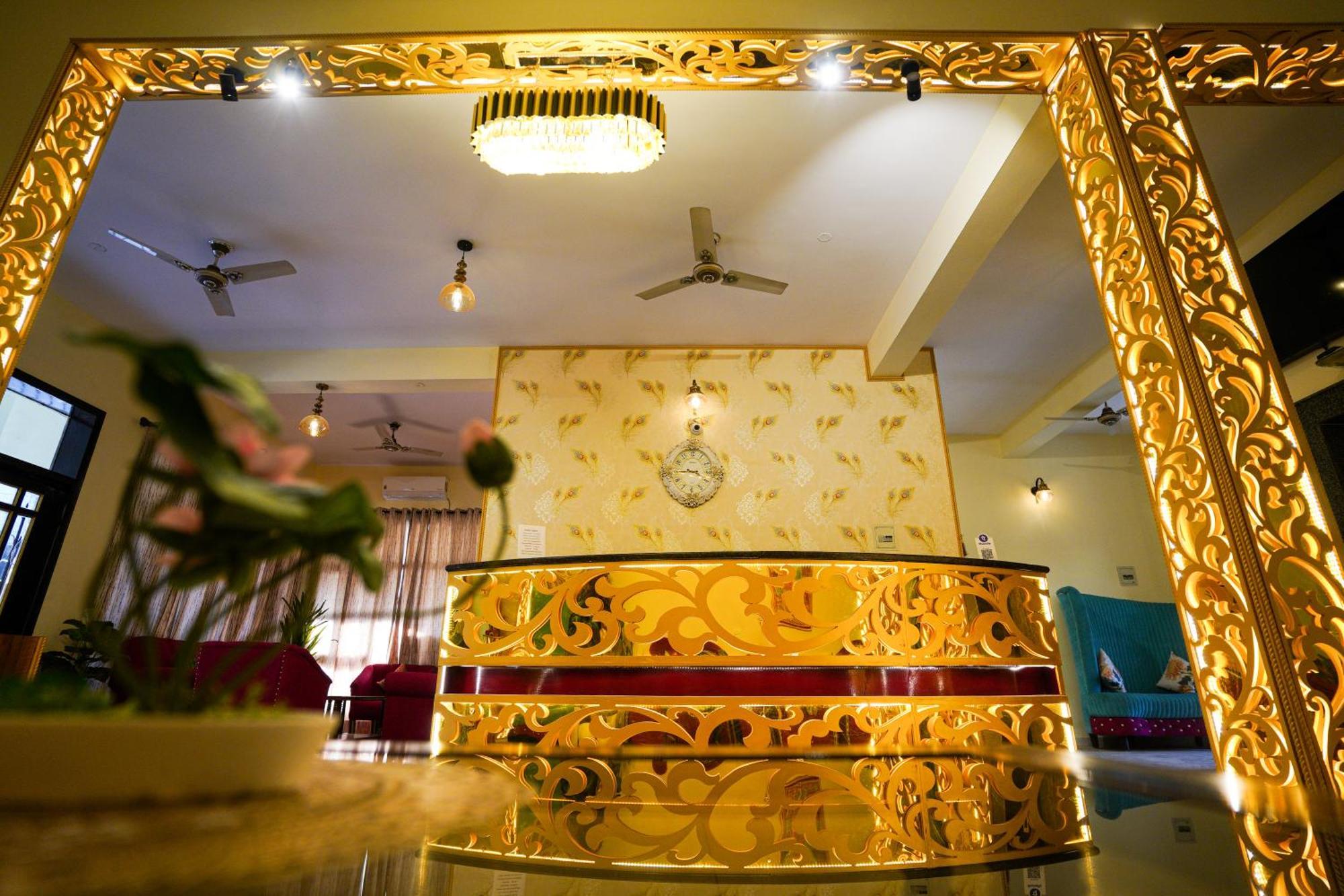 Hotel Neeraj Bhawan- Triveni Ghat Rishīkesh Zewnętrze zdjęcie