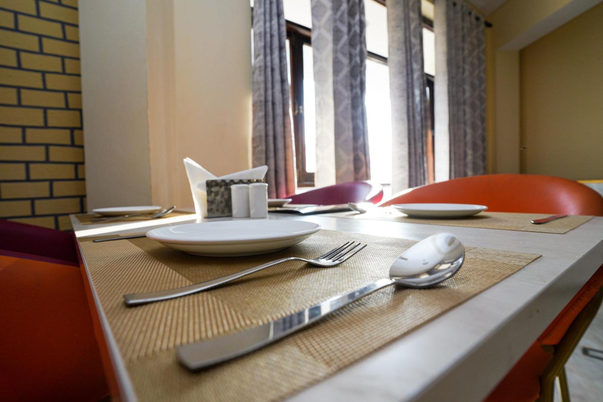 Hotel Neeraj Bhawan- Triveni Ghat Rishīkesh Zewnętrze zdjęcie