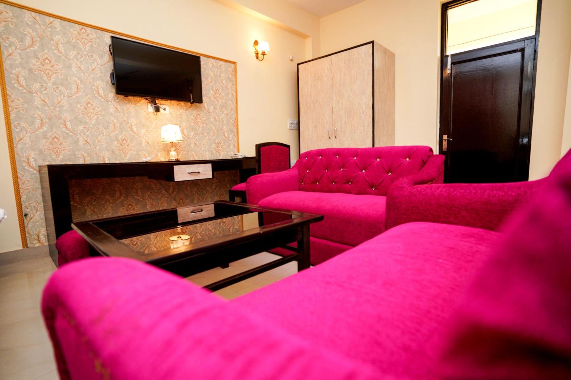 Hotel Neeraj Bhawan- Triveni Ghat Rishīkesh Zewnętrze zdjęcie