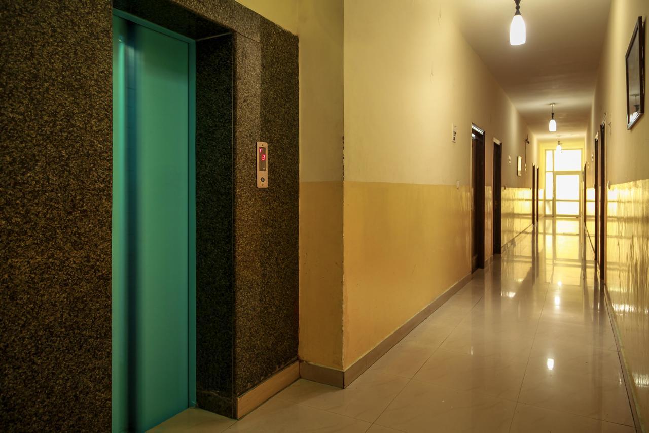 Hotel Neeraj Bhawan- Triveni Ghat Rishīkesh Zewnętrze zdjęcie