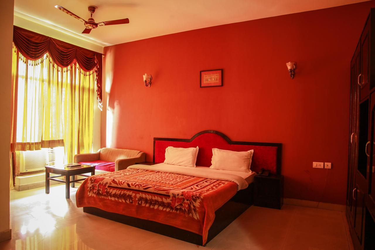 Hotel Neeraj Bhawan- Triveni Ghat Rishīkesh Zewnętrze zdjęcie