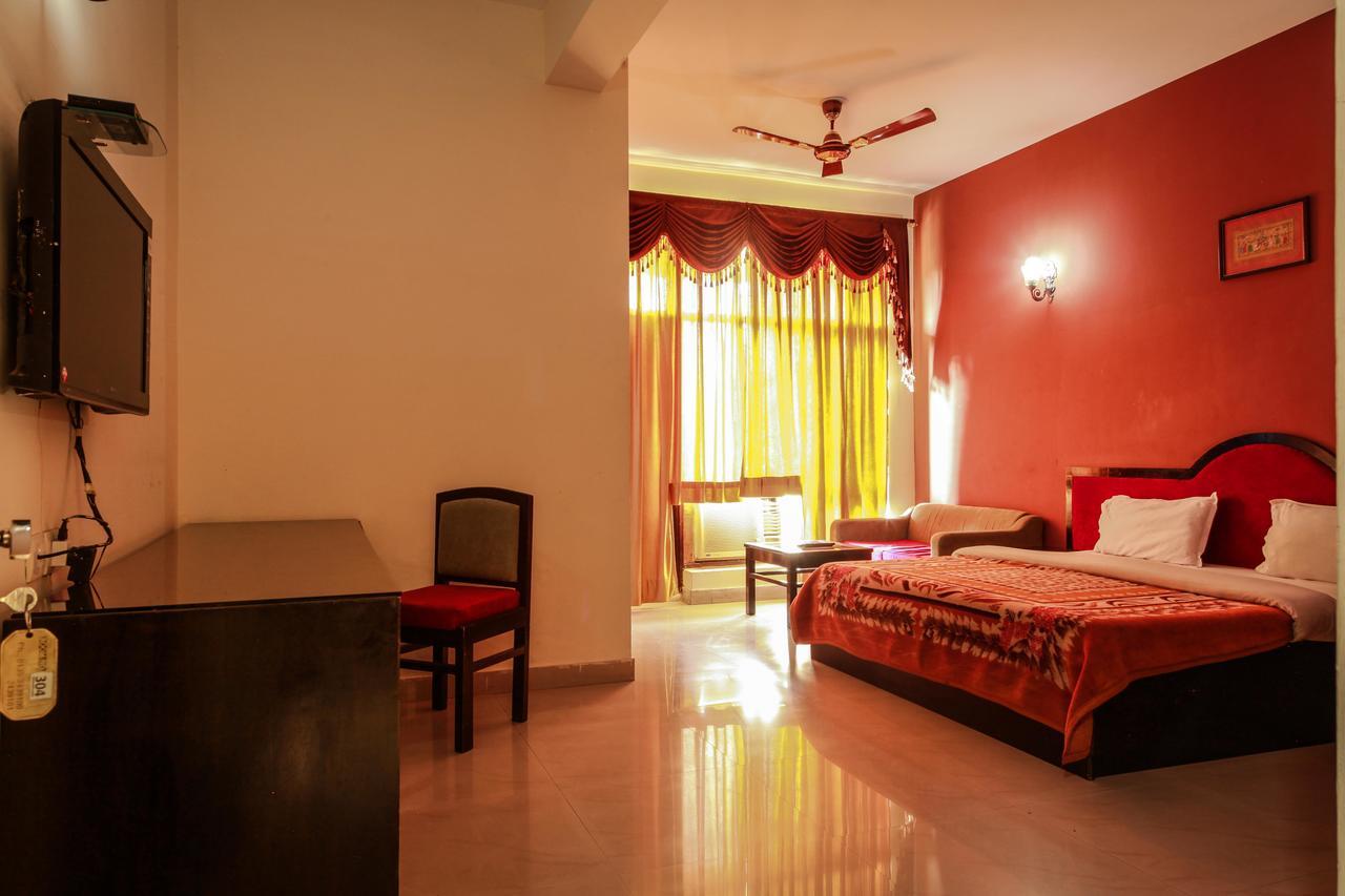 Hotel Neeraj Bhawan- Triveni Ghat Rishīkesh Zewnętrze zdjęcie