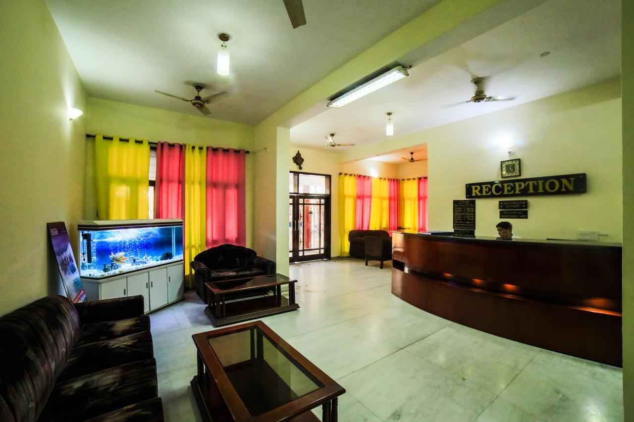 Hotel Neeraj Bhawan- Triveni Ghat Rishīkesh Zewnętrze zdjęcie